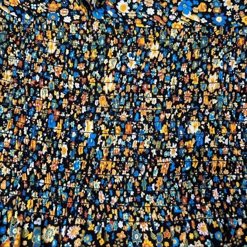 BCBGeneration Smocked Floral Print Top Size L - Picture 7 of 9